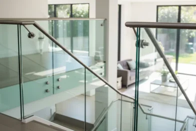 Guarda-Corpos e Corrimãos em Vidro