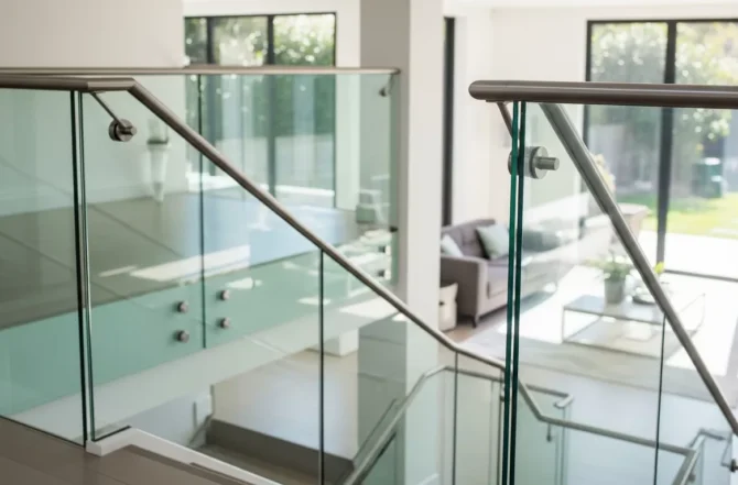 Guarda-Corpos e Corrimãos em Vidro